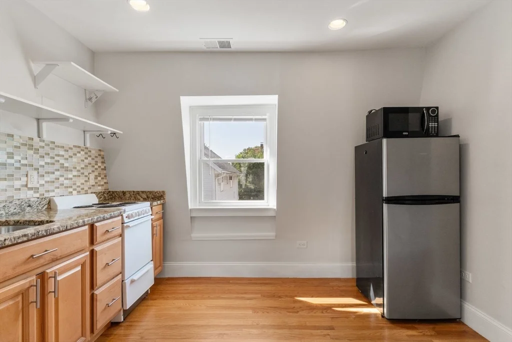 1 bed, 1 bath apartment for rent at 102 Jaques St Unit 2, Winter Hill — photo 3 of 15
