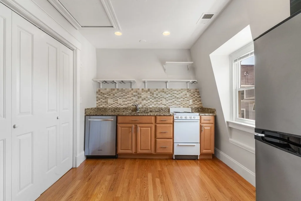 1 bed, 1 bath apartment for rent at 102 Jaques St Unit 2, Winter Hill — photo 2 of 15