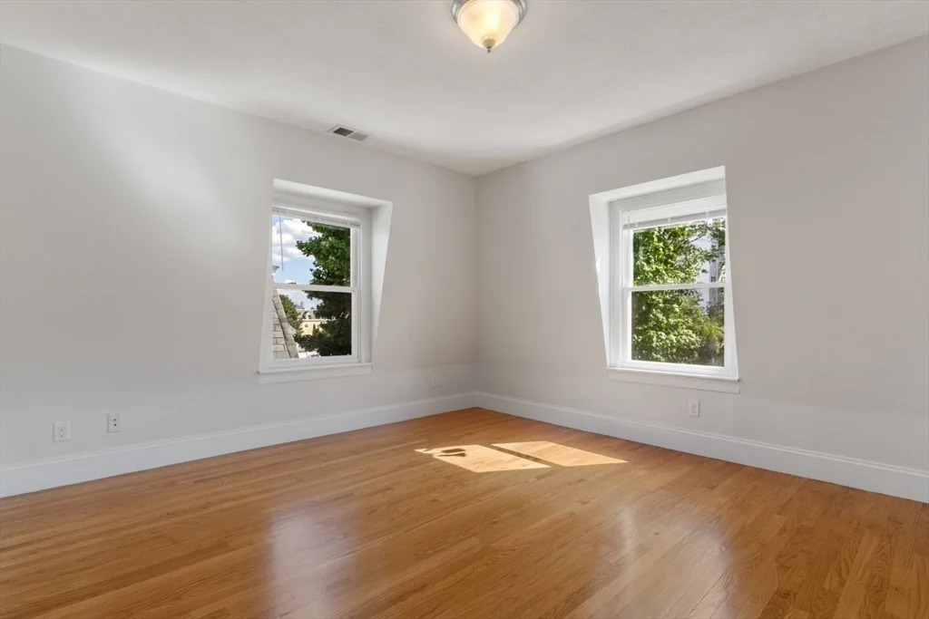 1 bed, 1 bath apartment for rent at 102 Jaques St Unit 2, Winter Hill — photo 6 of 15