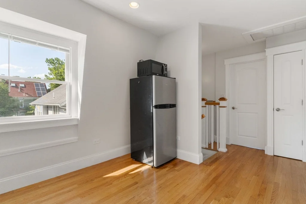 1 bed, 1 bath apartment for rent at 102 Jaques St Unit 2, Winter Hill — photo 4 of 15