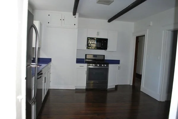 2 bed, 1 bath apartment for rent at 102 Lothrop St Unit 1, Beverly — photo 12 of 20