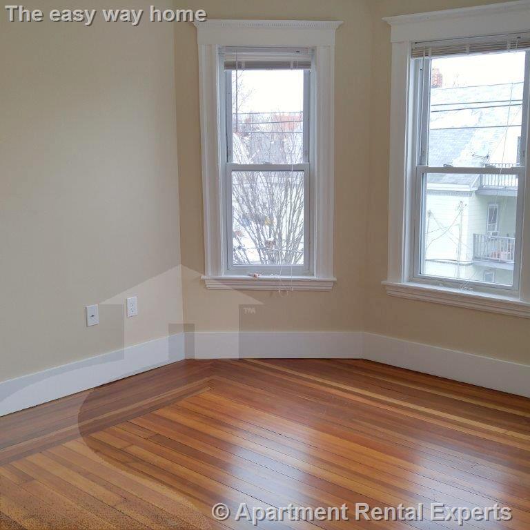 4 bed, 2 bath apartment for rent at 102 Morrison Ave Unit 2, Davis Square — photo 7 of 17