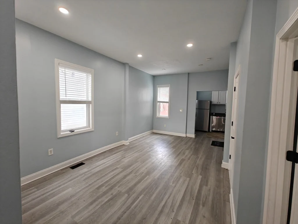 2 bed, 2 bath apartment for rent at 102 Mount Pleasant Ave Unit 1, Roxbury — photo 5 of 25