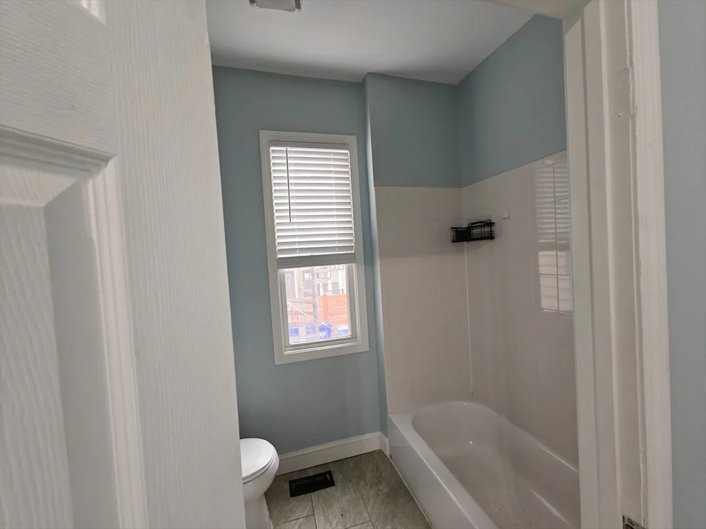 2 bed, 2 bath apartment for rent at 102 Mount Pleasant Ave Unit 1, Roxbury — photo 14 of 25