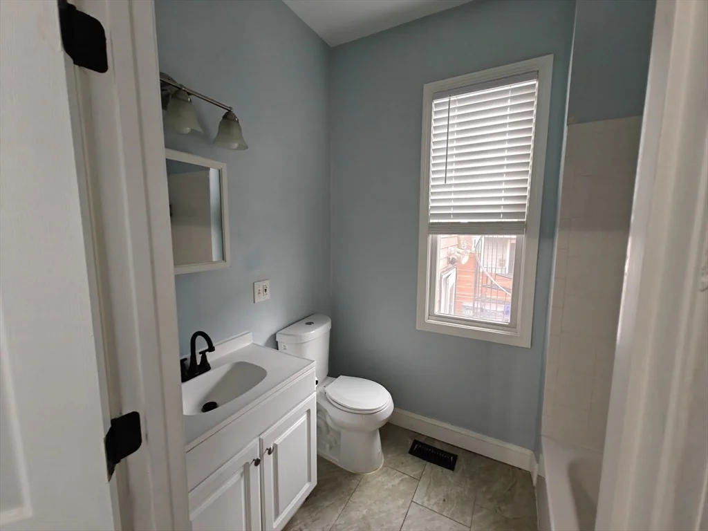 2 bed, 2 bath apartment for rent at 102 Mount Pleasant Ave Unit 1, Roxbury — photo 12 of 25