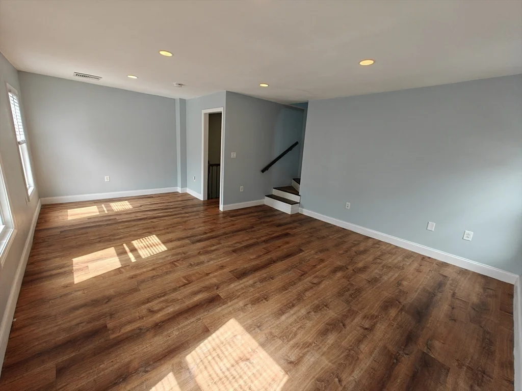 3 bed, 2 bath apartment for rent at 102 Mount Pleasant Ave Unit 2, Roxbury — photo 13 of 32