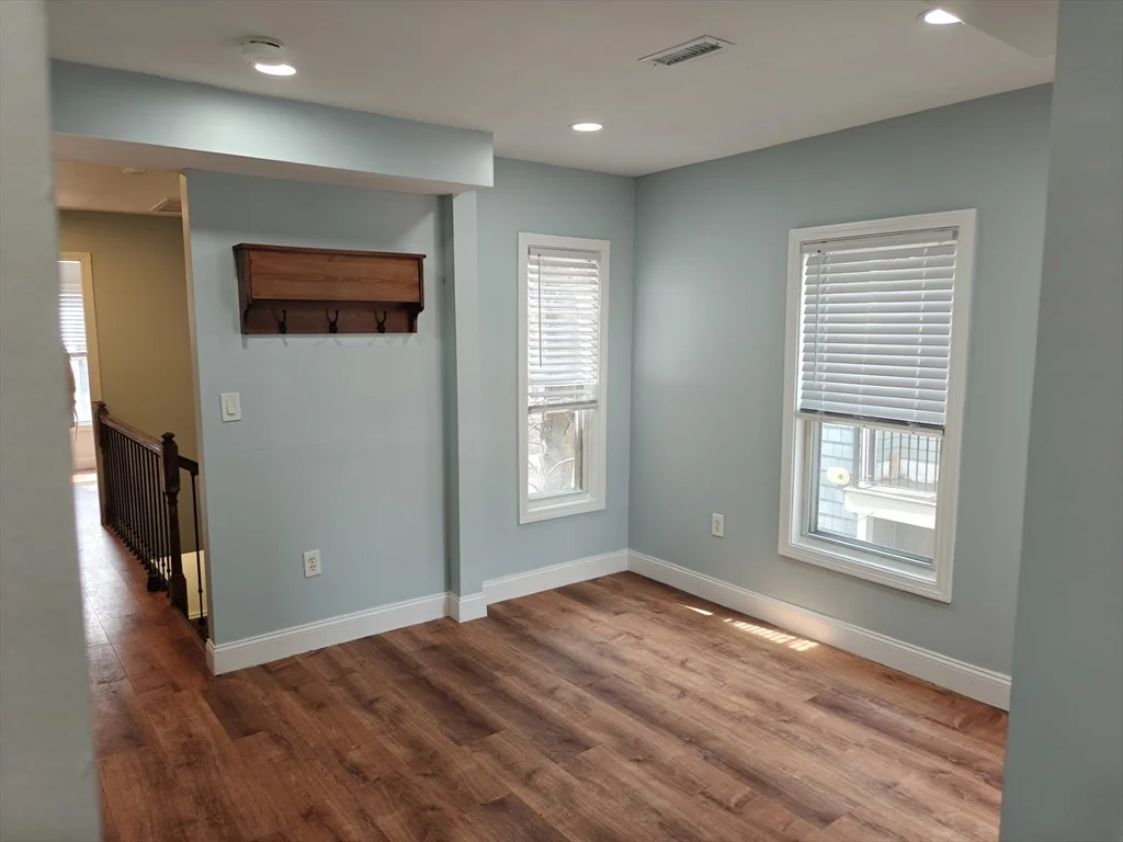 3 bed, 2 bath apartment for rent at 102 Mount Pleasant Ave Unit 2, Roxbury — photo 12 of 32