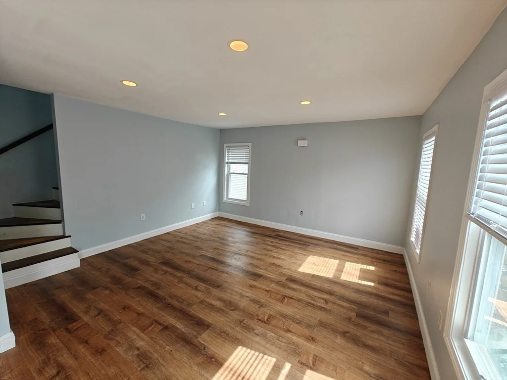 3 bed, 2 bath apartment for rent at 102 Mount Pleasant Ave Unit 2, Roxbury — photo 15 of 32