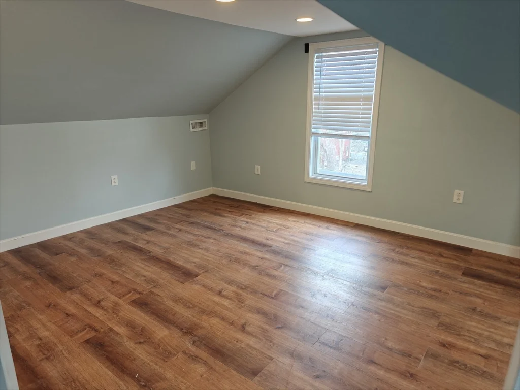 3 bed, 2 bath apartment for rent at 102 Mount Pleasant Ave Unit 2, Roxbury — photo 21 of 32