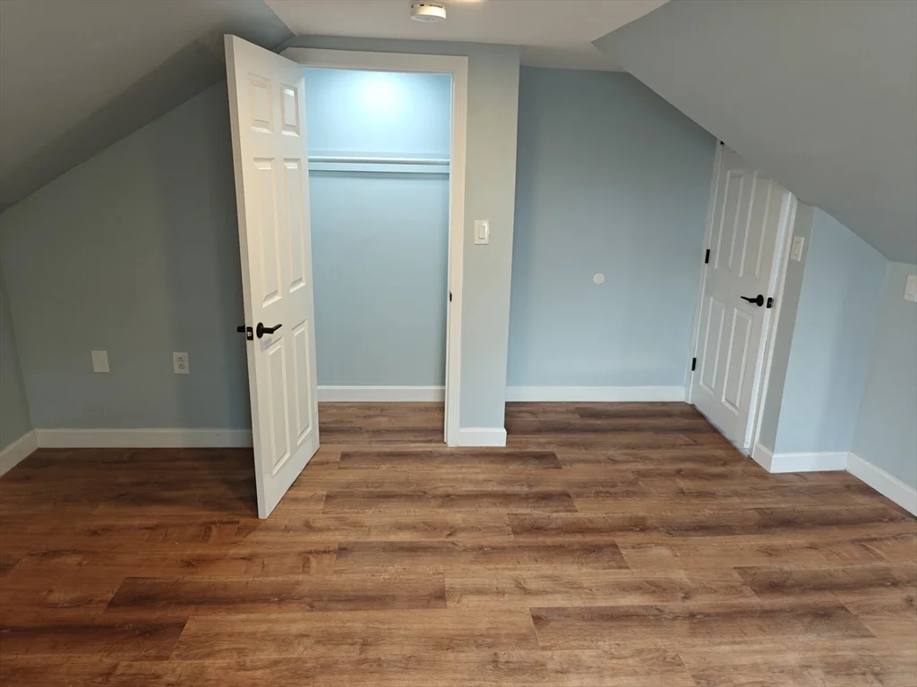 3 bed, 2 bath apartment for rent at 102 Mount Pleasant Ave Unit 2, Roxbury — photo 26 of 32