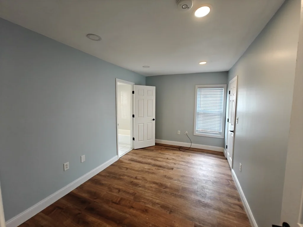 3 bed, 2 bath apartment for rent at 102 Mount Pleasant Ave Unit 2, Roxbury — photo 19 of 32