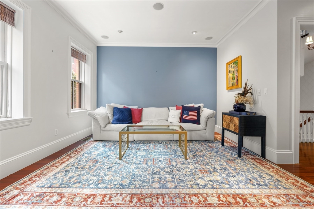 2 bed, 2 bath apartment for rent at 102 Myrtle St, Beacon Hill — photo 13 of 32