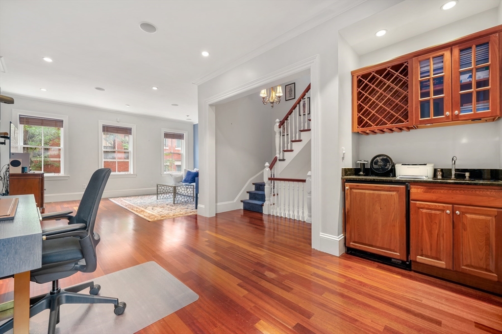 2 bed, 2 bath apartment for rent at 102 Myrtle St, Beacon Hill — photo 16 of 32