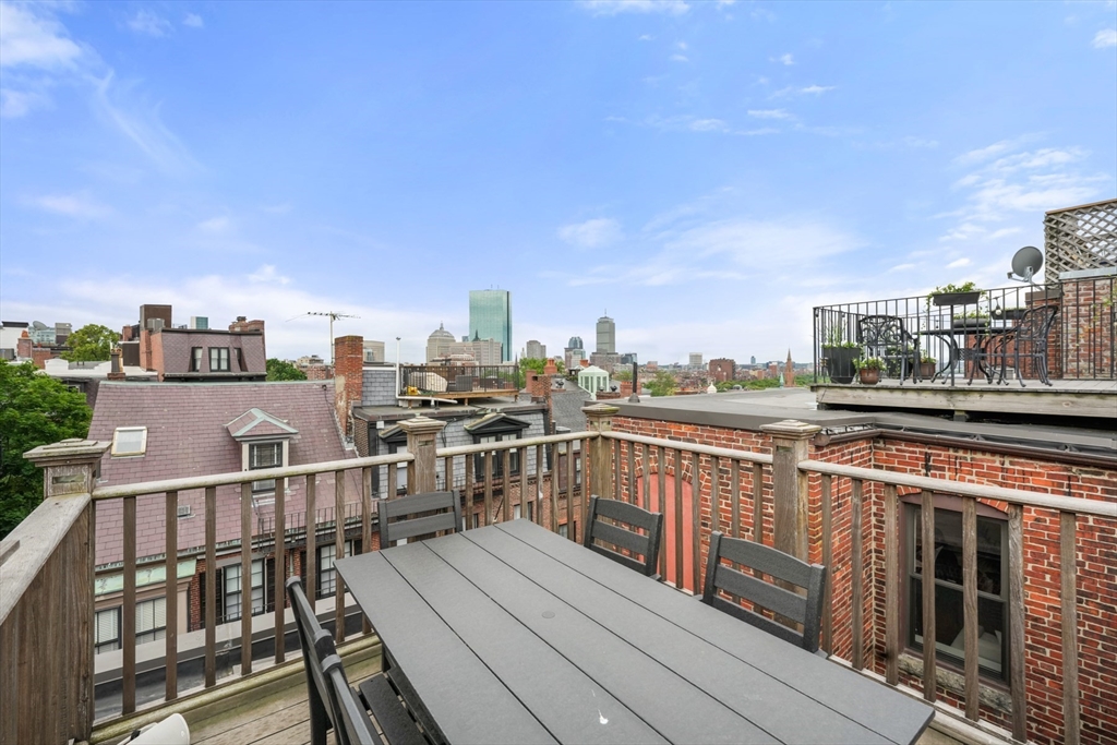 2 bed, 2 bath apartment for rent at 102 Myrtle St, Beacon Hill — photo 25 of 32