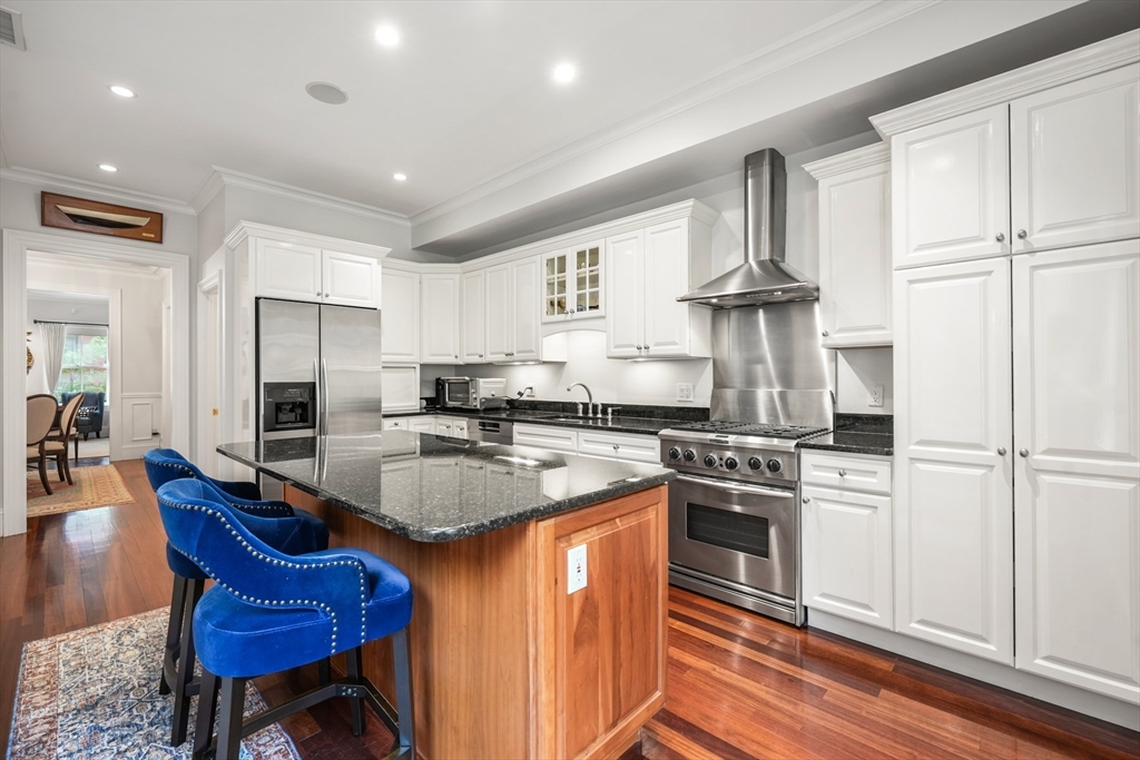 2 bed, 2 bath apartment for rent at 102 Myrtle St, Beacon Hill — photo 6 of 32