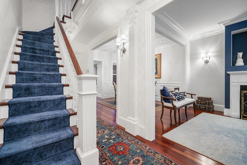 2 bed, 2 bath apartment for rent at 102 Myrtle St, Beacon Hill — photo 11 of 32