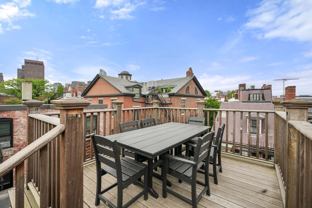 2 bed, 2 bath apartment for rent at 102 Myrtle St, Beacon Hill — photo 26 of 32