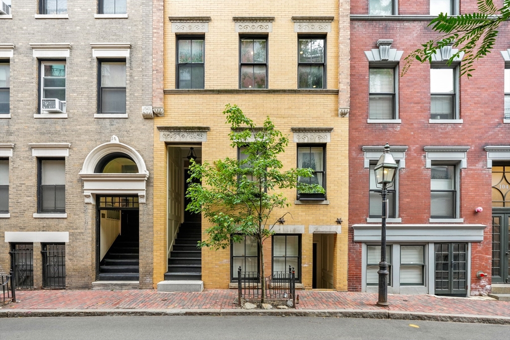 2 bed, 2 bath apartment for rent at 102 Myrtle St, Beacon Hill — photo 28 of 32