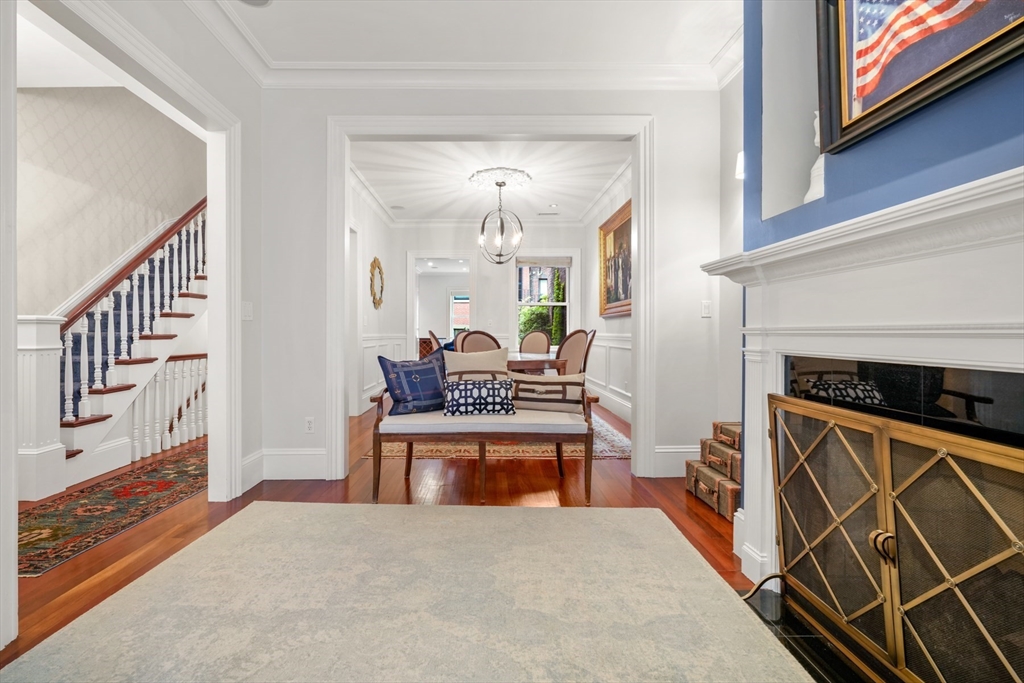 2 bed, 2 bath apartment for rent at 102 Myrtle St, Beacon Hill — photo 4 of 32