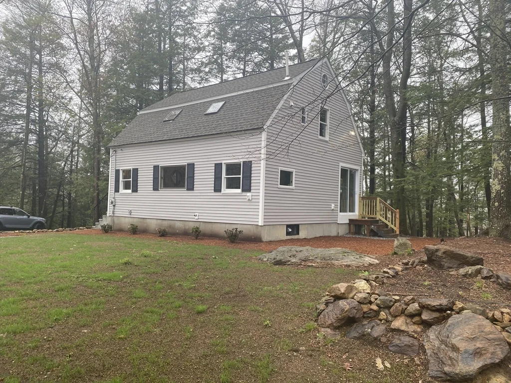 2 bed, 1 bath apartment for rent at 102 New Templeton Rd, Hubbardston — photo 4 of 20