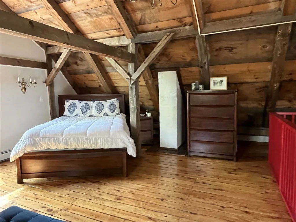 2 bed, 1 bath apartment for rent at 102 New Templeton Rd, Hubbardston — photo 2 of 20