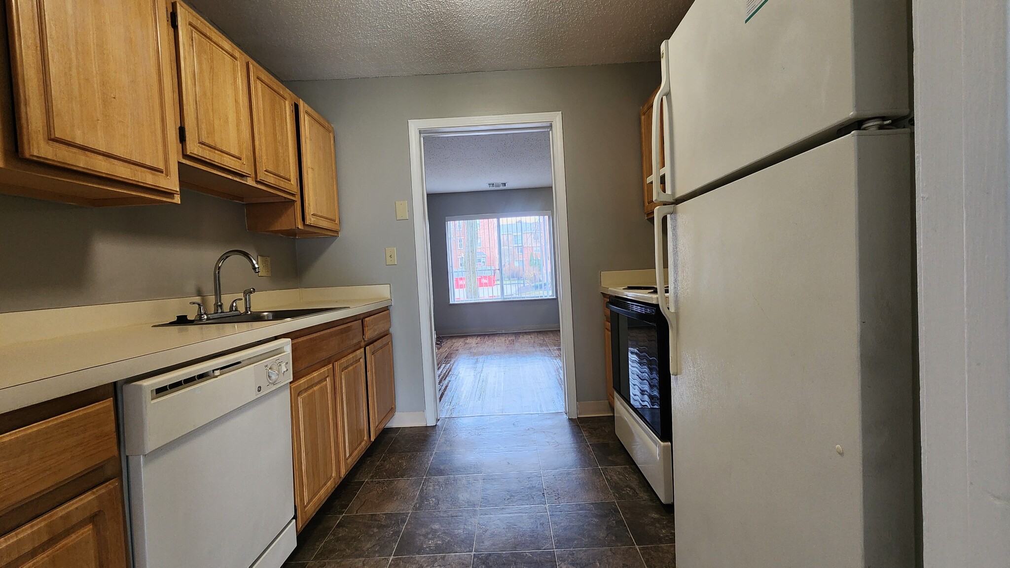 3 bed, 1.5 bath apartment for rent at 102 North Point Dr Unit 102, Dorchester — photo 2 of 31