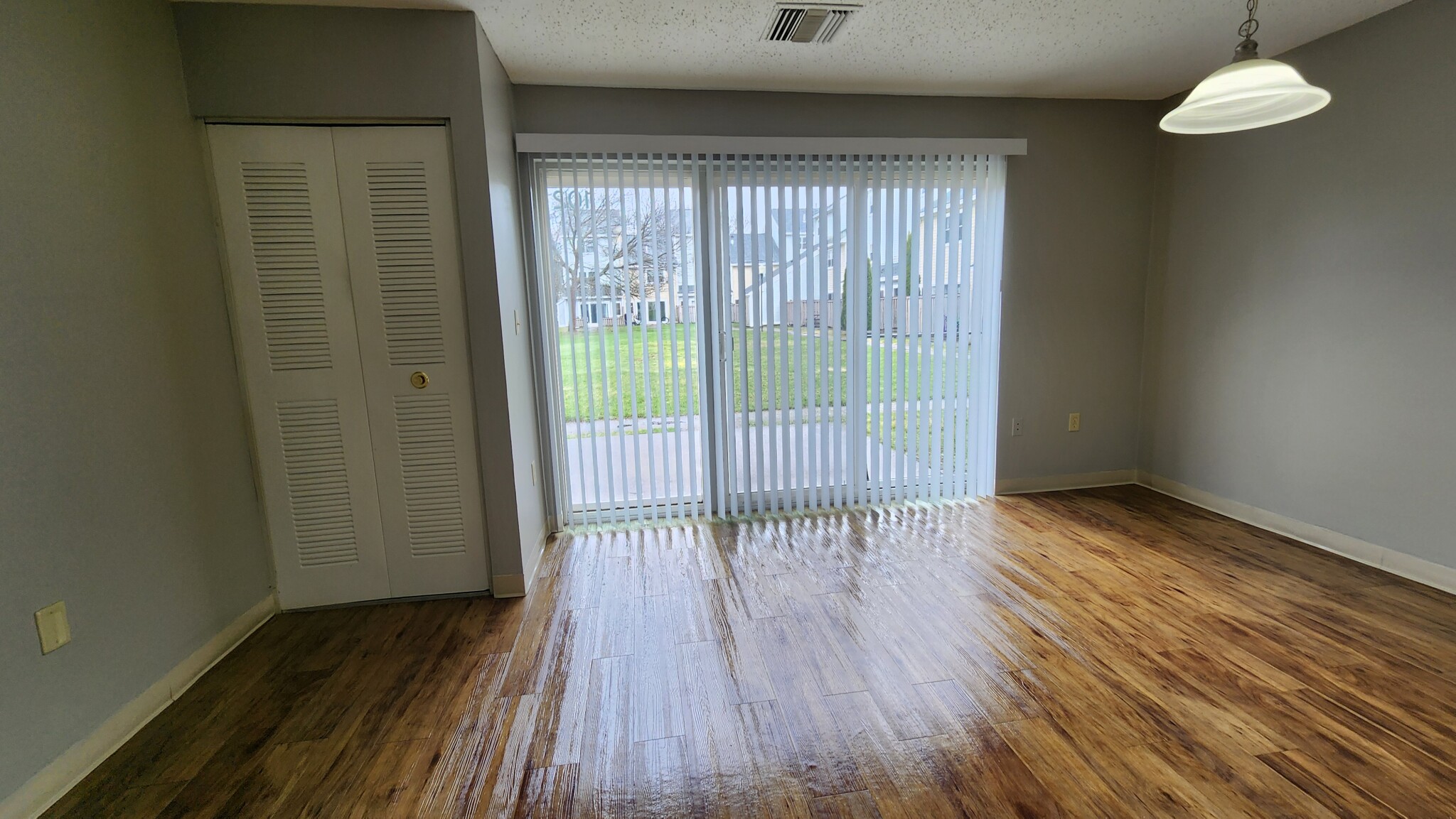 3 bed, 1.5 bath apartment for rent at 102 North Point Dr Unit 102, Dorchester — photo 4 of 31