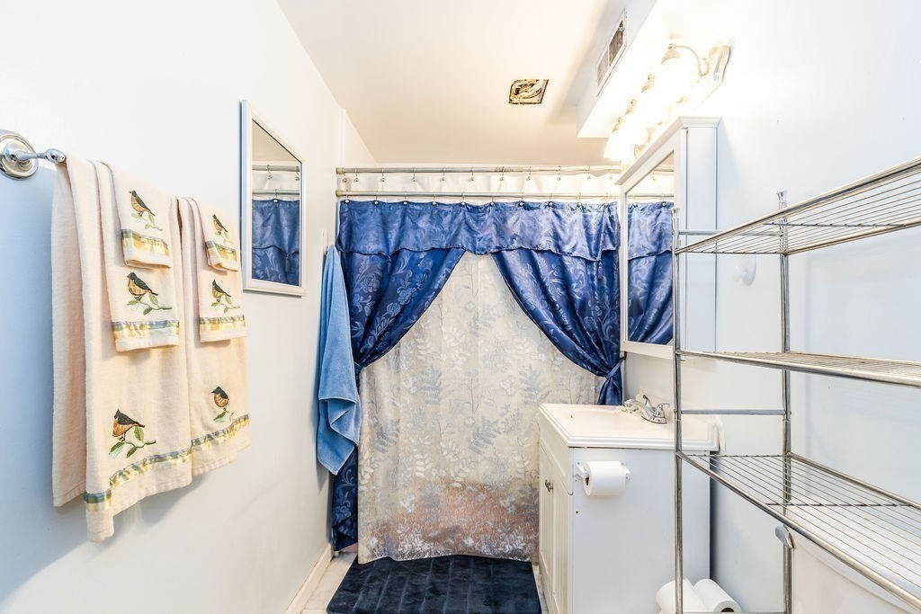1 bed, 1 bath apartment for rent at 102 Oak Ln Unit 8, Brockton — photo 8 of 10