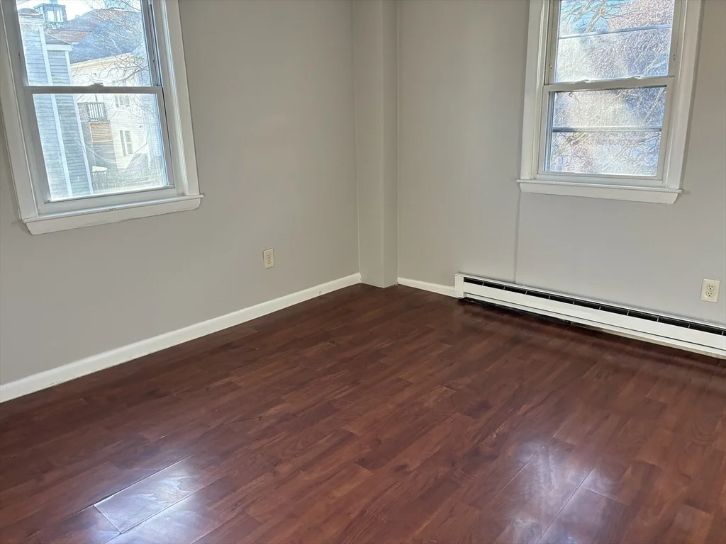 2 bed, 1 bath apartment for rent at 102 Pleasant St Unit 1, Gloucester — photo 6 of 6