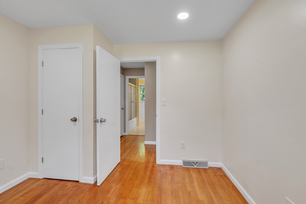3 bed, 2 bath apartment for rent at 102 Prospect St, Ashland — photo 15 of 32