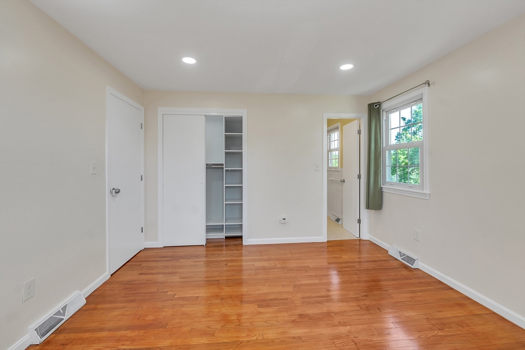 3 bed, 2 bath apartment for rent at 102 Prospect St, Ashland — photo 9 of 32