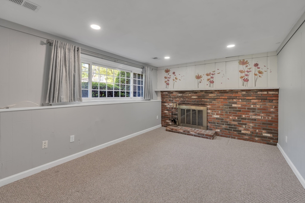 3 bed, 2 bath apartment for rent at 102 Prospect St, Ashland — photo 19 of 32