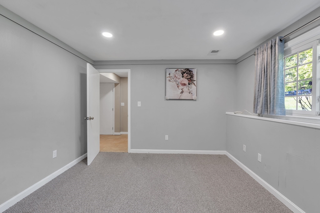 3 bed, 2 bath apartment for rent at 102 Prospect St, Ashland — photo 21 of 32