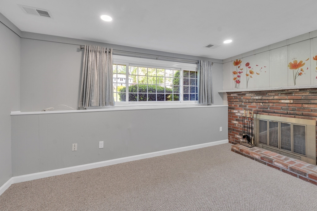 3 bed, 2 bath apartment for rent at 102 Prospect St, Ashland — photo 20 of 32