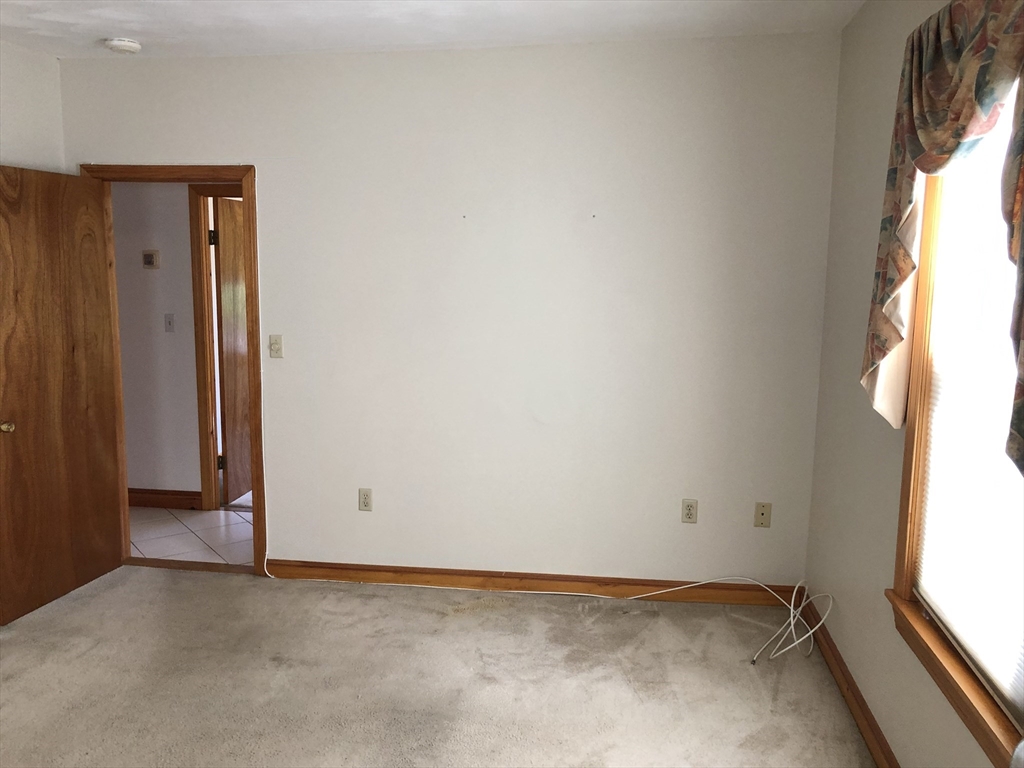 2 bed, 1 bath apartment for rent at 102 Prospect Unit R1, Ward Two — photo 5 of 9