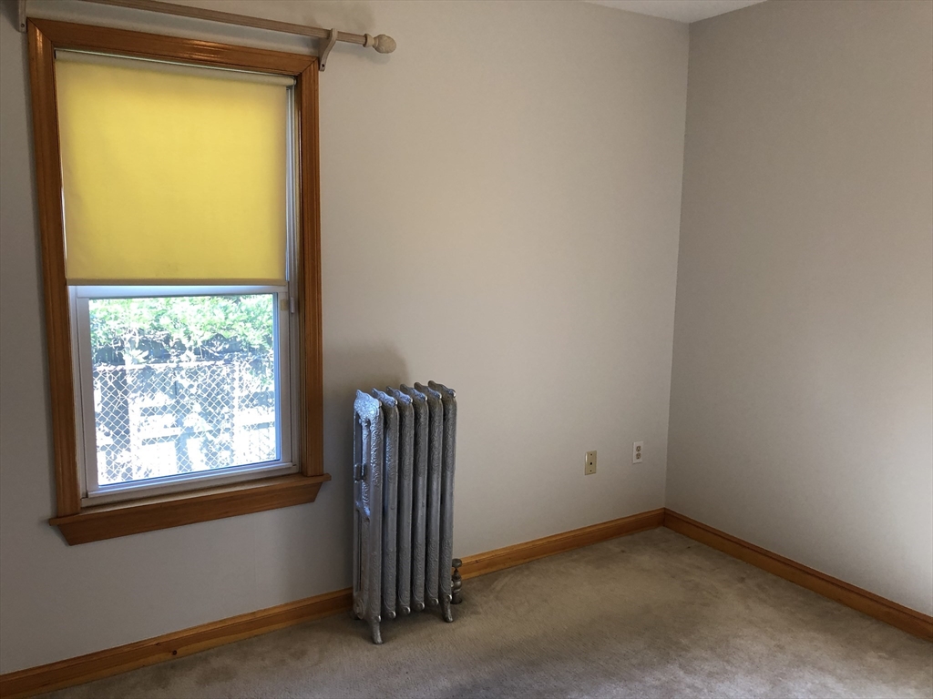2 bed, 1 bath apartment for rent at 102 Prospect Unit R1, Ward Two — photo 2 of 9