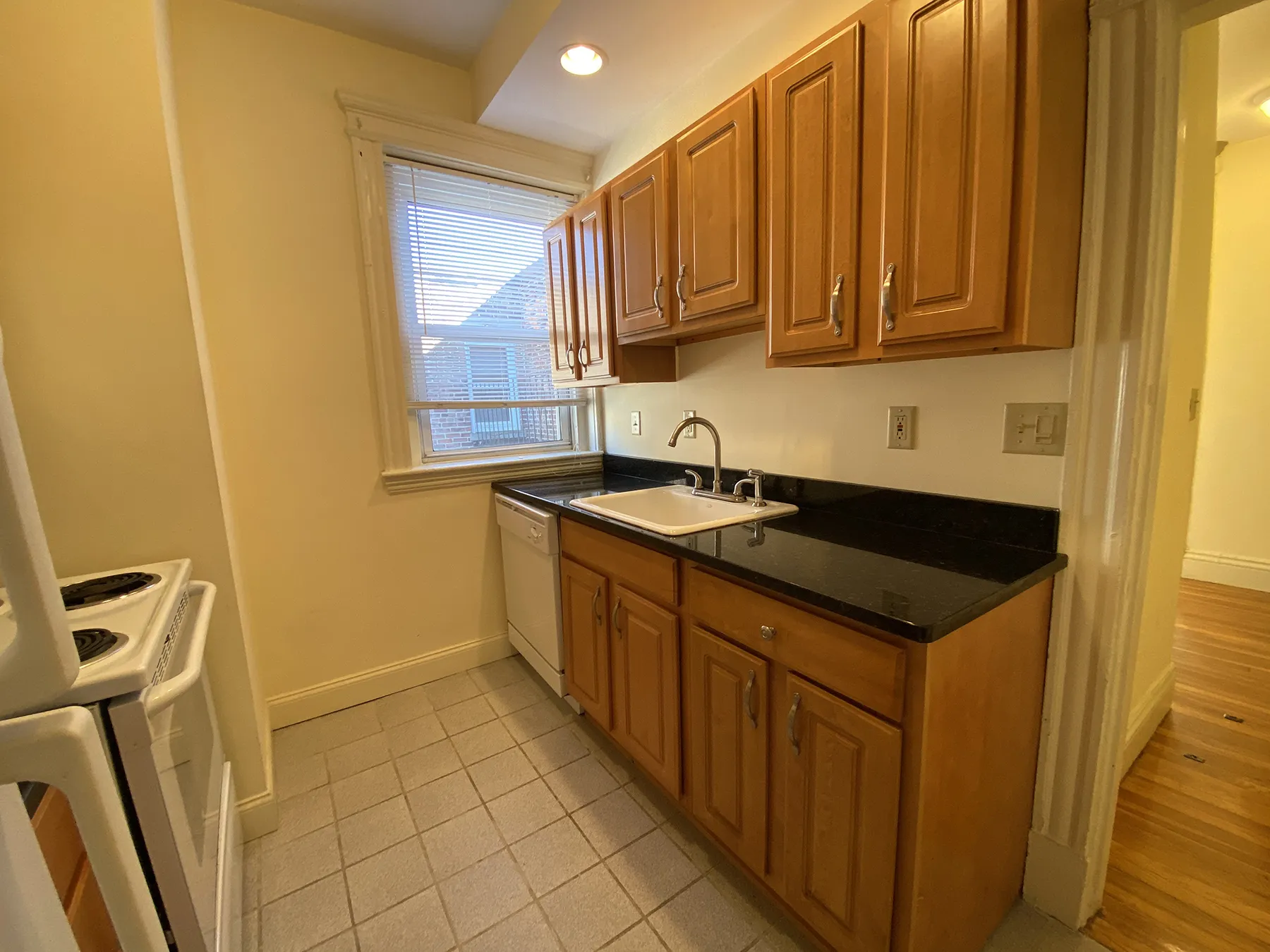 1 bed, 1 bath apartment for rent at 102 Queensberry St Unit 102-15, Fenway — photo 3 of 13