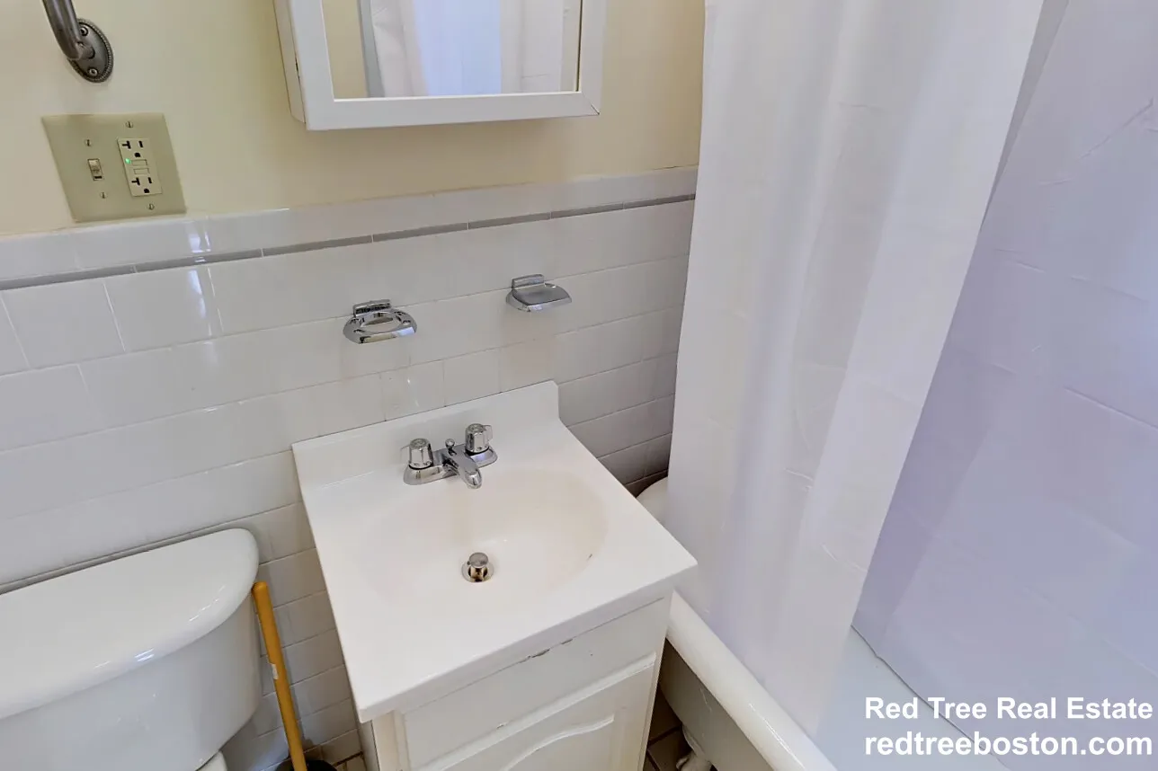 1 bed, 1 bath apartment for rent at 102 Queensberry St Unit 15, Fenway — photo 6 of 12