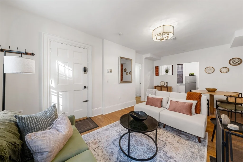 2 bed, 2 bath apartment for rent at 102 Revere St Unit 1A, Beacon Hill — photo 3 of 28