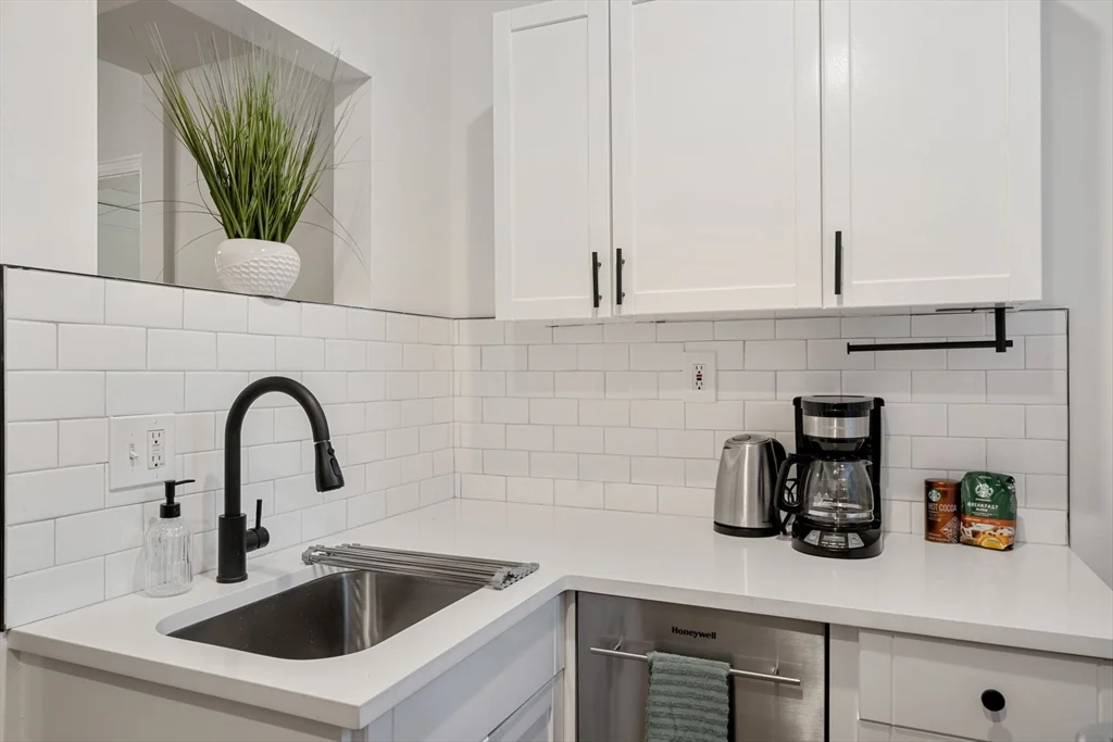 2 bed, 2 bath apartment for rent at 102 Revere St Unit 1A, Beacon Hill — photo 13 of 28