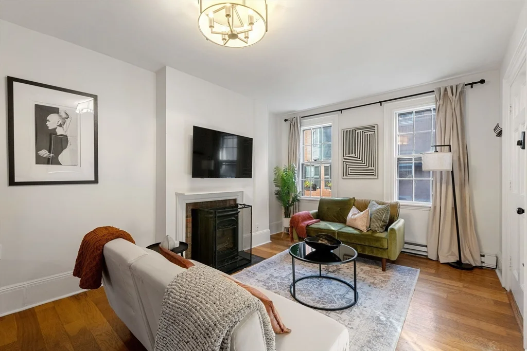 2 bed, 2 bath apartment for rent at 102 Revere St Unit 1A, Beacon Hill — photo 5 of 28