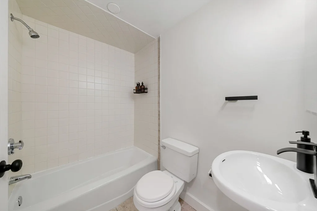 2 bed, 2 bath apartment for rent at 102 Revere St Unit 1A, Beacon Hill — photo 25 of 28