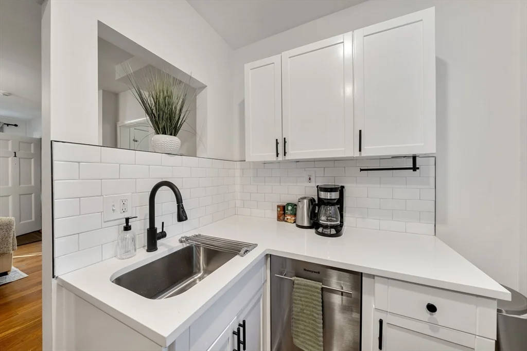 2 bed, 2 bath apartment for rent at 102 Revere St Unit 1A, Beacon Hill — photo 12 of 28