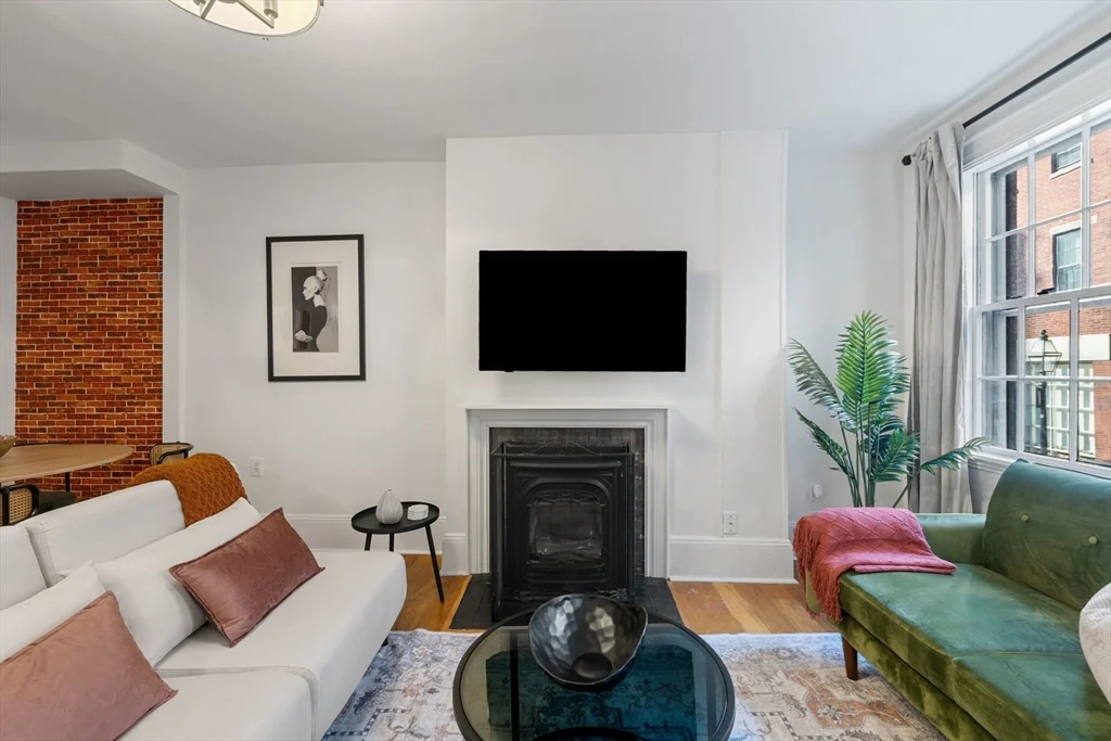2 bed, 2 bath apartment for rent at 102 Revere St Unit 1A, Beacon Hill — photo 4 of 28