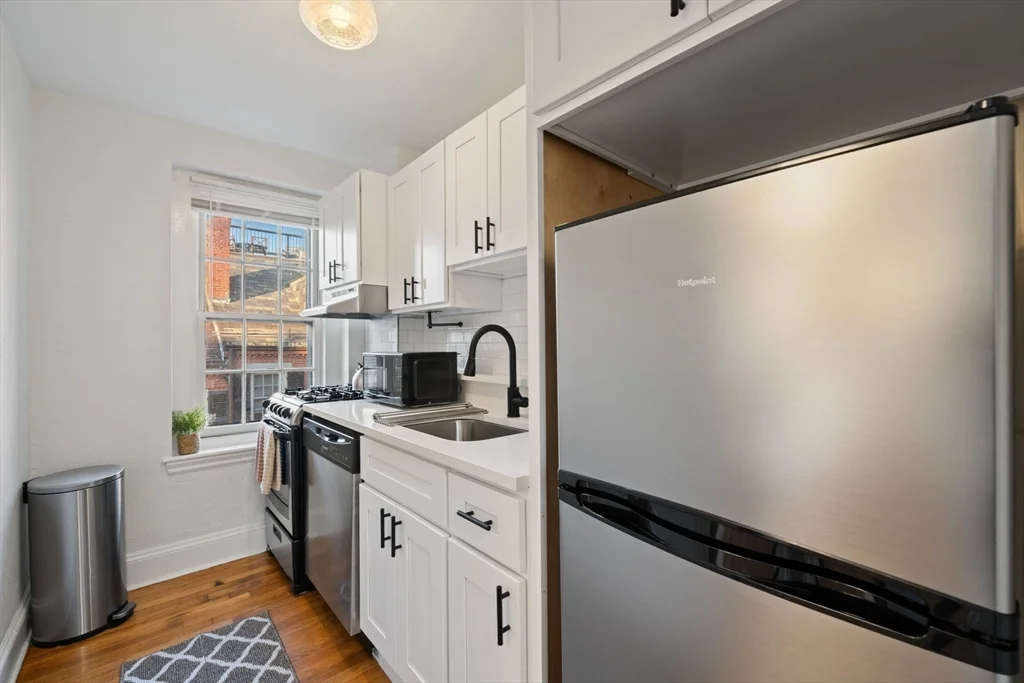 1 bed, 1 bath apartment for rent at 102 Revere St Unit 4, Beacon Hill — photo 6 of 19