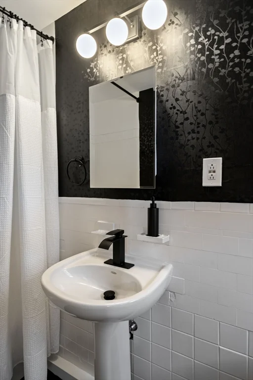1 bed, 1 bath apartment for rent at 102 Revere St Unit 4, Beacon Hill — photo 14 of 19