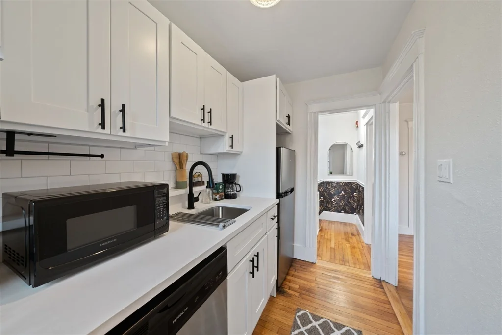 1 bed, 1 bath apartment for rent at 102 Revere St Unit 4, Beacon Hill — photo 8 of 19