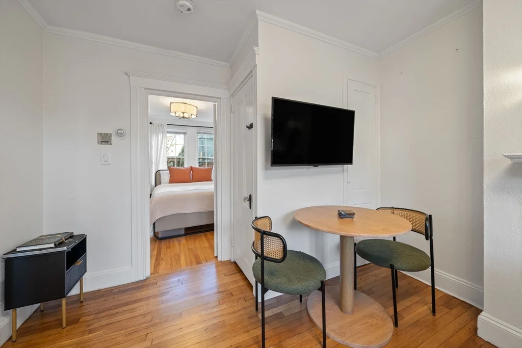 1 bed, 1 bath apartment for rent at 102 Revere St Unit 4, Beacon Hill — photo 4 of 19