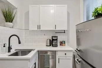 2 bed, 1 bath apartment for rent at 102 Revere Unit 1, Beacon Hill — photo 12 of 30