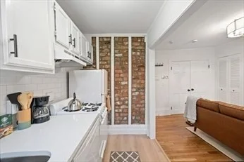 1 bed, 1 bath apartment for rent at 102 Revere Unit 2, Beacon Hill — photo 9 of 19